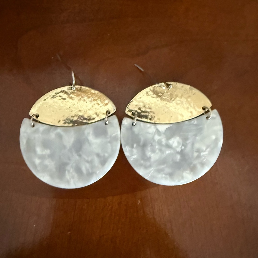 Gold tone and white acrylic hinges earrings